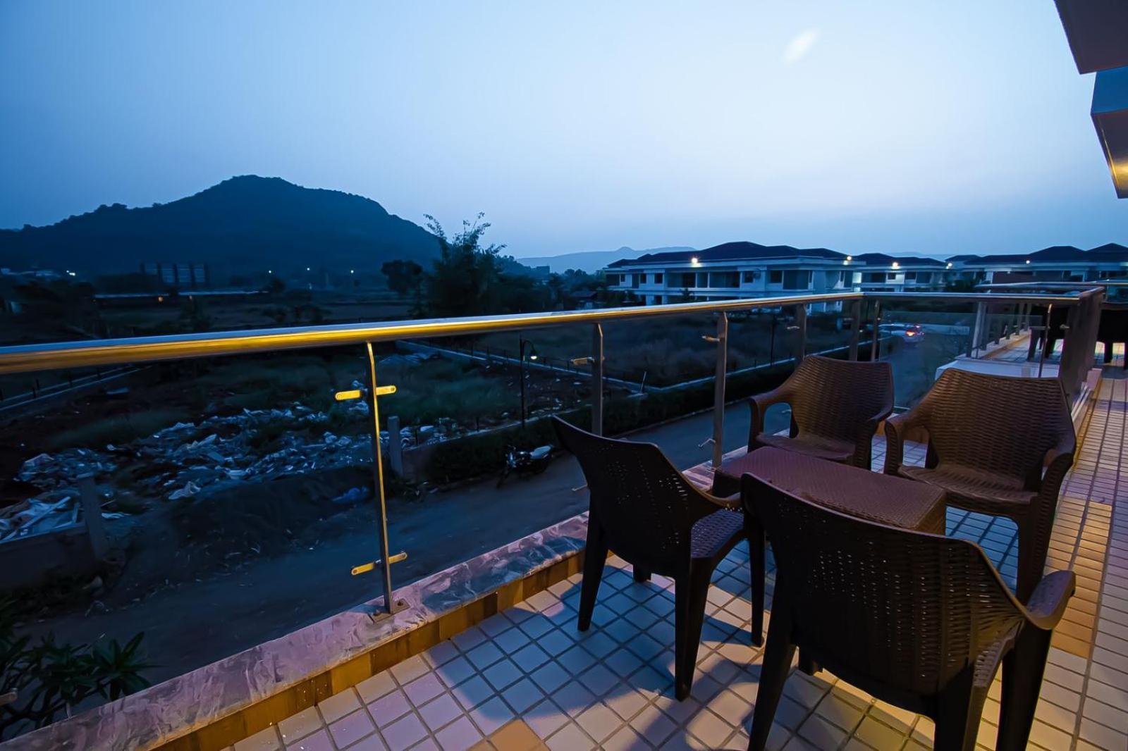Apartamento Mizzle Exotica Lonavala Exterior foto