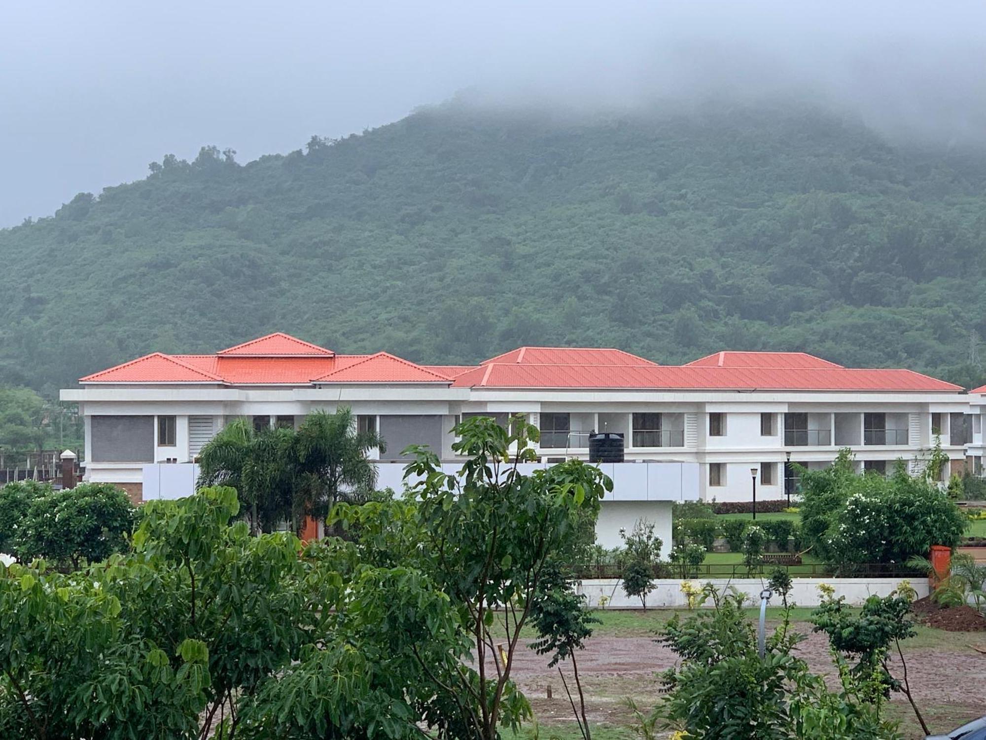 Apartamento Mizzle Exotica Lonavala Exterior foto
