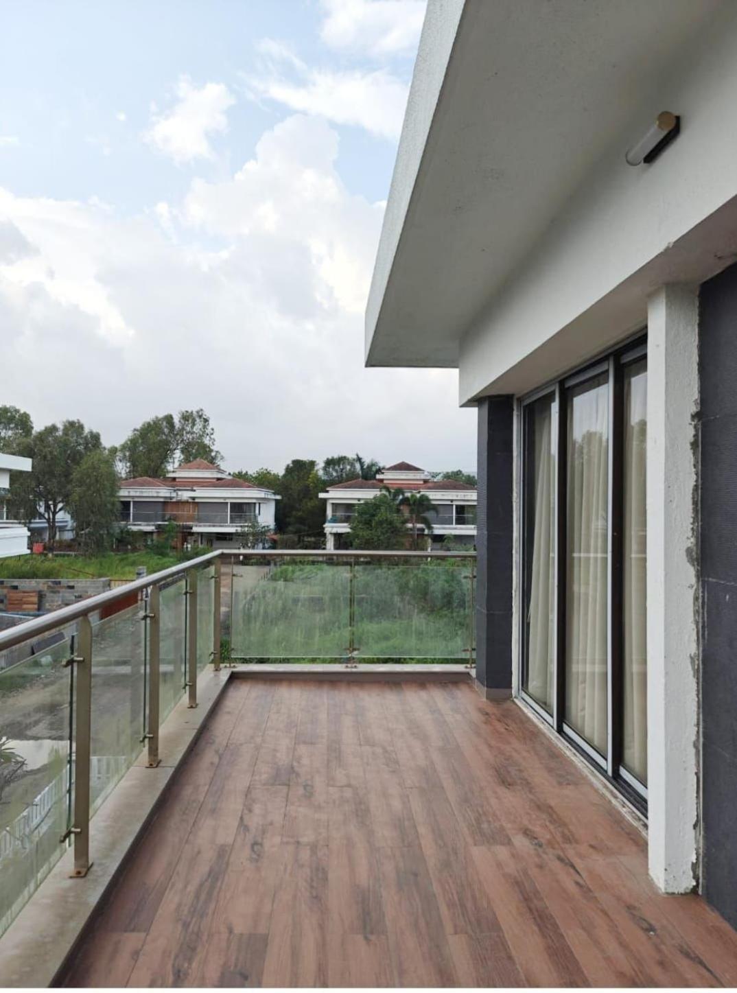 Apartamento Mizzle Exotica Lonavala Exterior foto